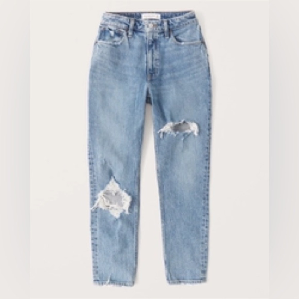 Abercrombie & Fitch - Curve Love High Rise Mom Jeans